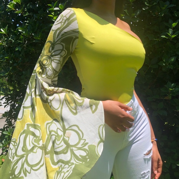 Jerry shabo Tops - Top OFFER ME ‼️